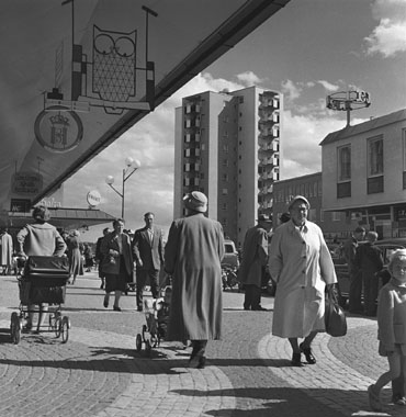 Foto: Lennart av Petersens. Vllingby 1954, Stockholms stadsmuseums samlingar.