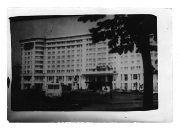 Daniel Knorr: Arhitecture, Bucuresti, 2005